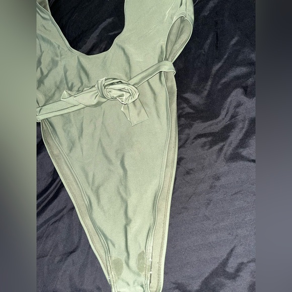 Prettylittlething Green high leg Bodysuit w/ waist tie NWT - Picture 2 of 7
